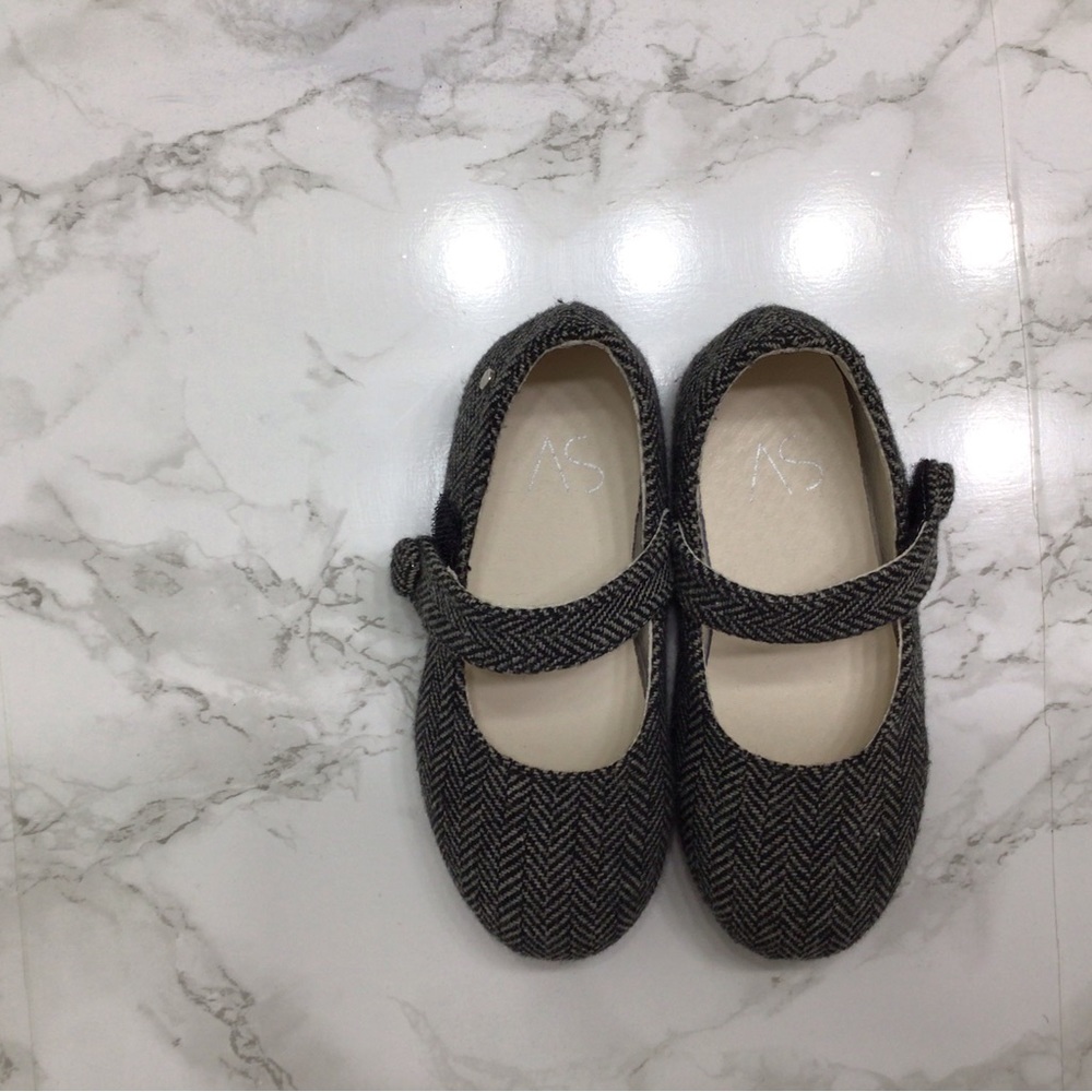 Beautiful girls Mary Jane!